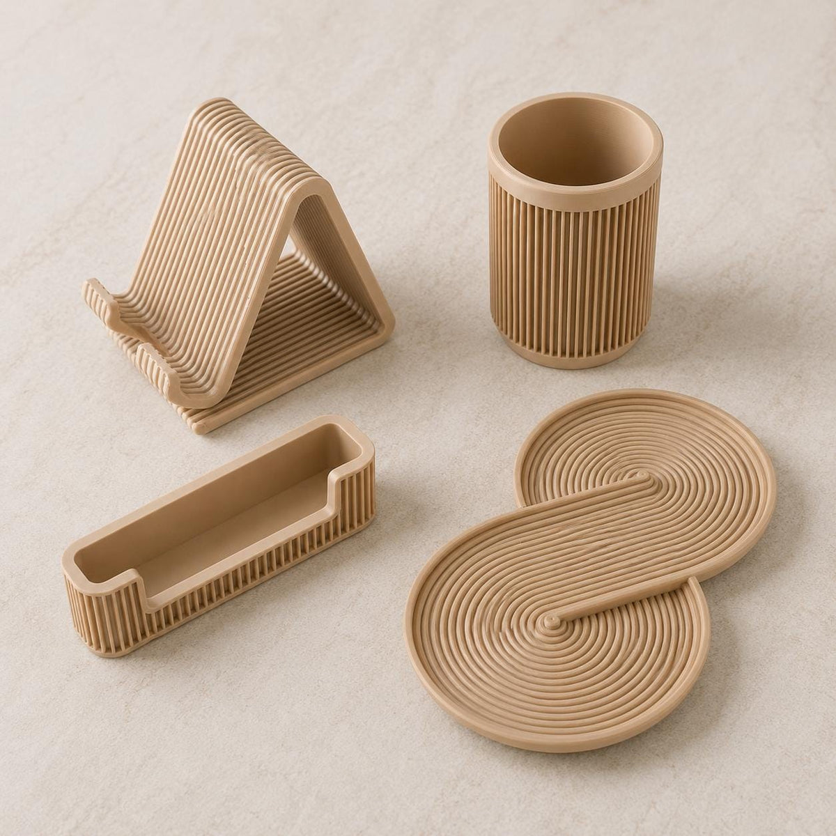 Set ufficio completo beige con portapenne, supporto smartphone, portabiglietti e svuotatasche Infinity