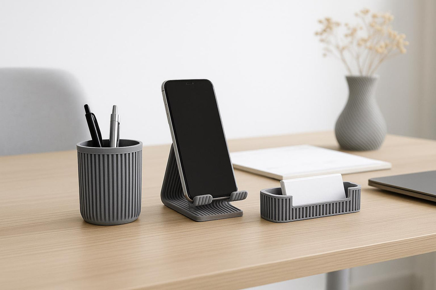 Set da scrivania in stile moderno | Porta telefono, porta penne e porta biglietti da visita stampati in 3D | Design minimal e funzionale 3DodLAB
