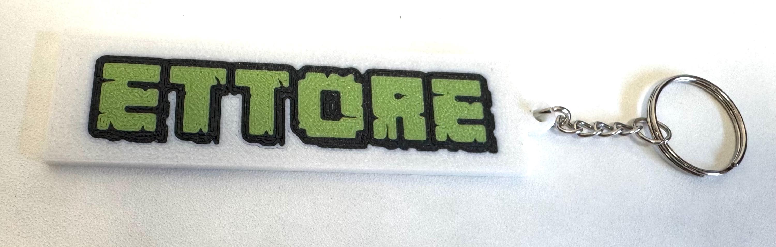 Portachiavi Nome Personalizzato in Stile Pixel – Lettere 3D a Blocchi (PLA)