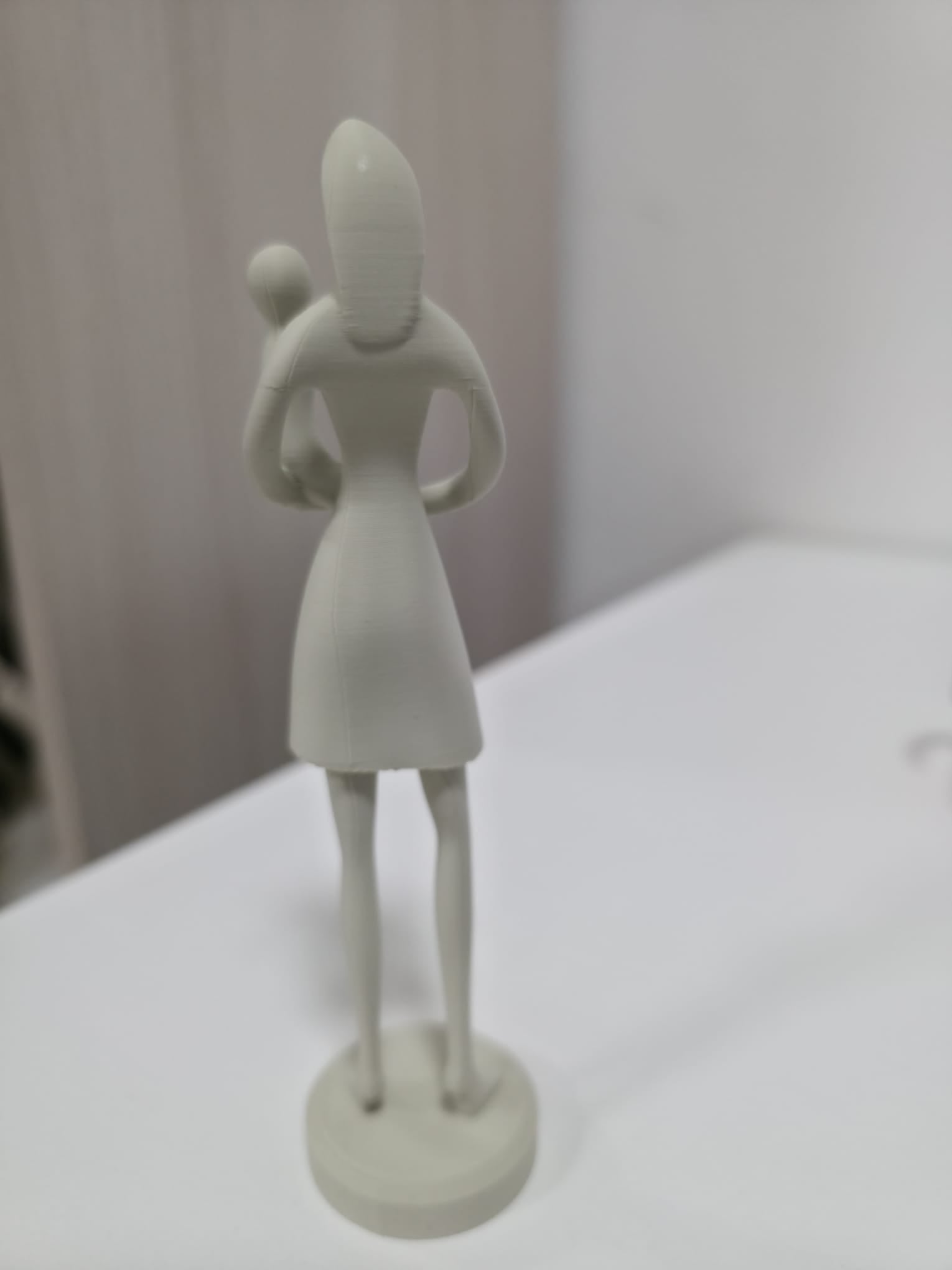 Statuetta Mamma con Bambino Personalizzata | Regalo per la Mamma | Idea Regalo Festa della Mamma | Decorazione Moderna Stampata in 3D