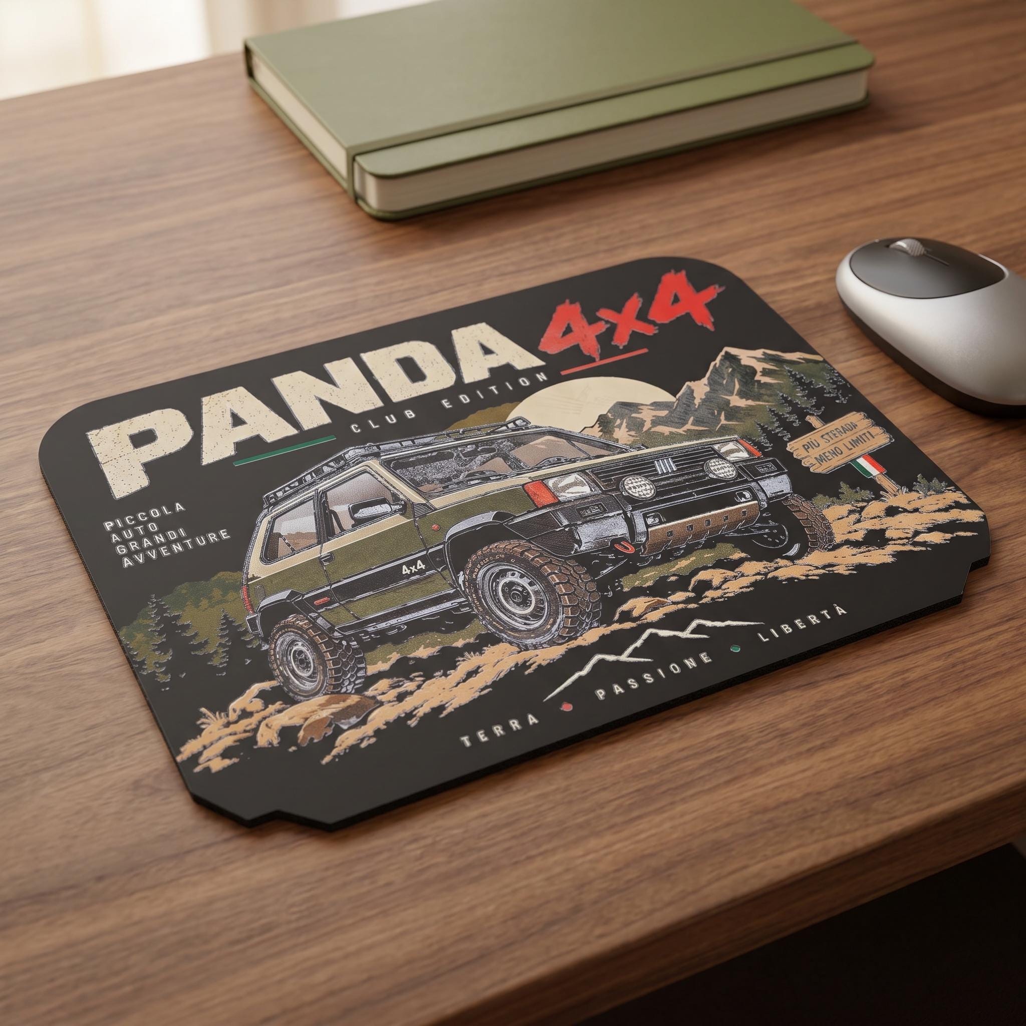 Mouse pad Panda 4x4 su scrivania in legno, con vista della sagoma e del profilo rigido.