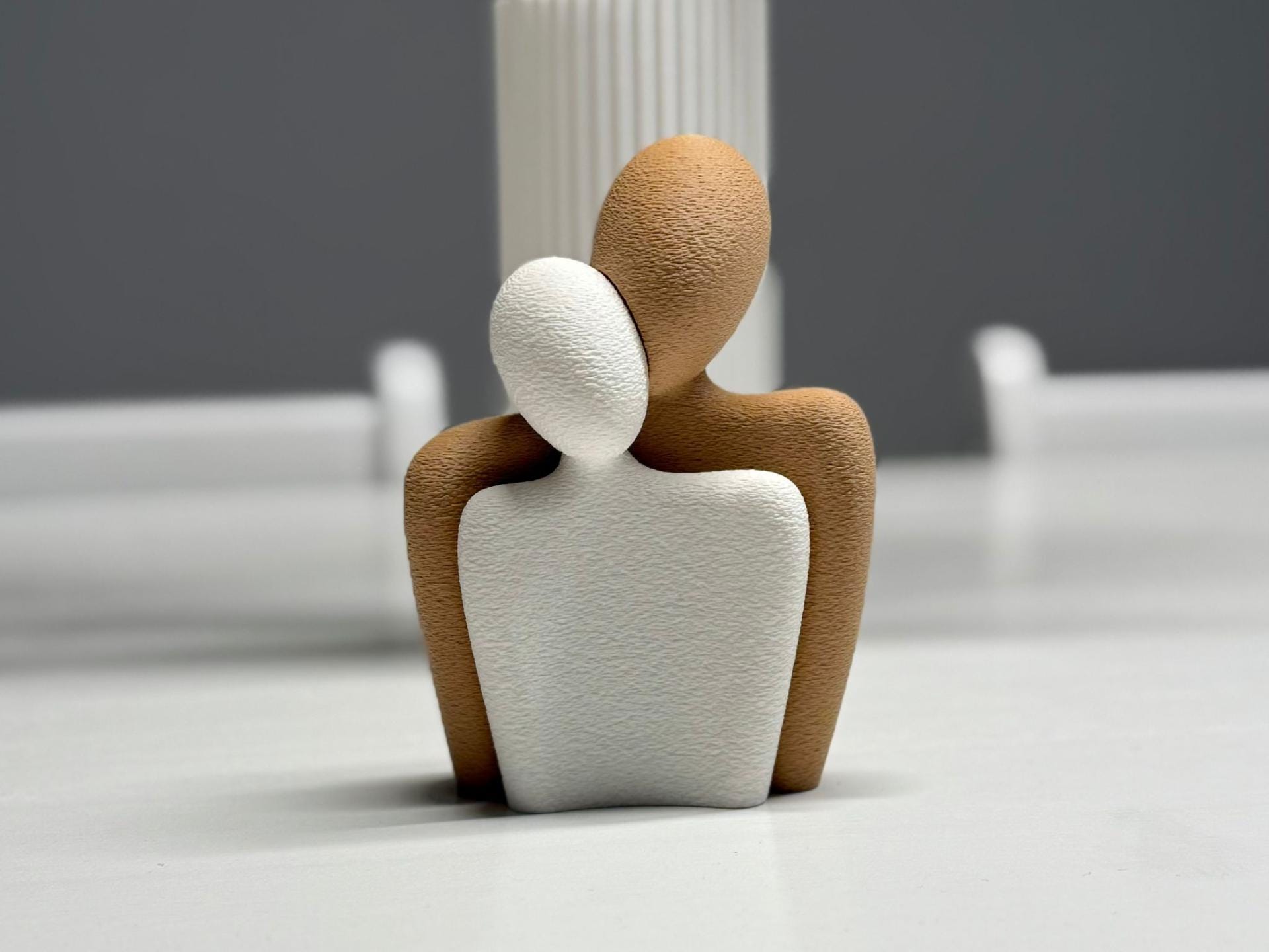 Statua coppia San Valentino | Scultura d’amore astratta moderna in PLA | Regalo romantico per coppie, decorazione casa minimal e elegante 3DodLAB